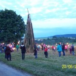 Der Kreis um den Holzstoß wurde gebildet